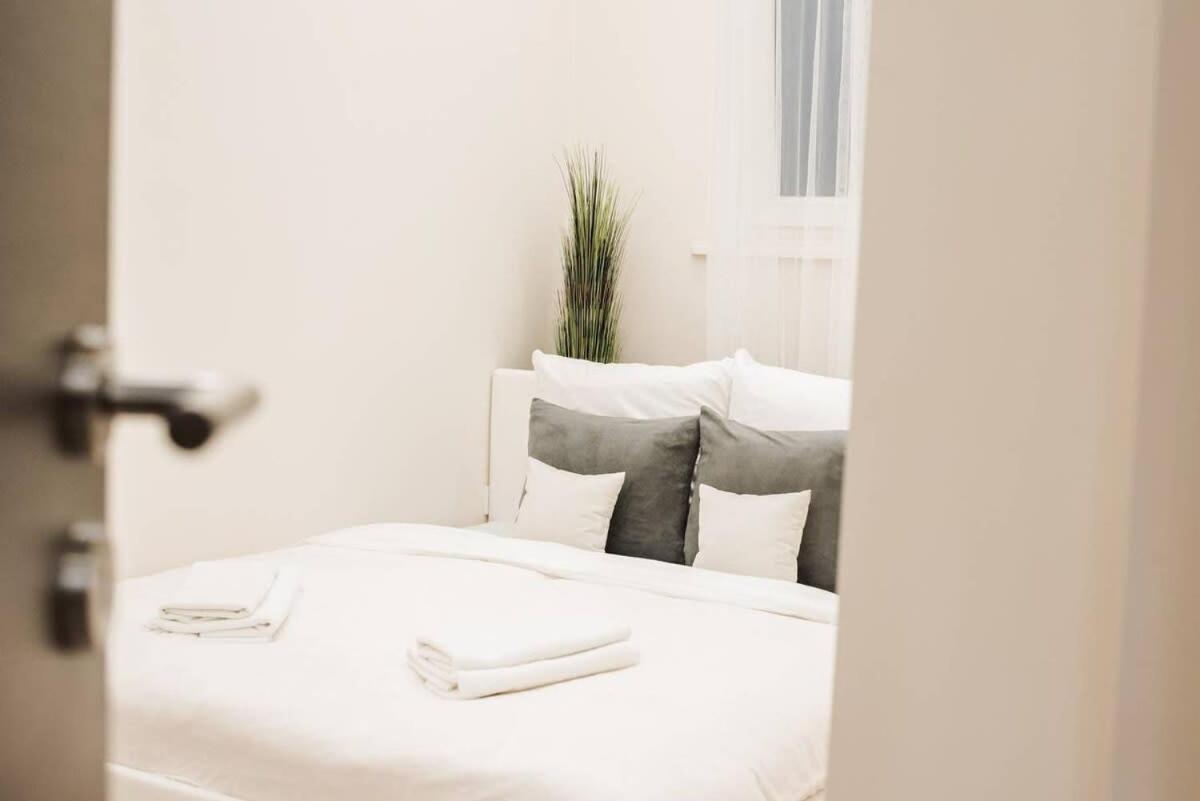 New Luxury Apartment In The Center With A/C Budapeste Exterior foto