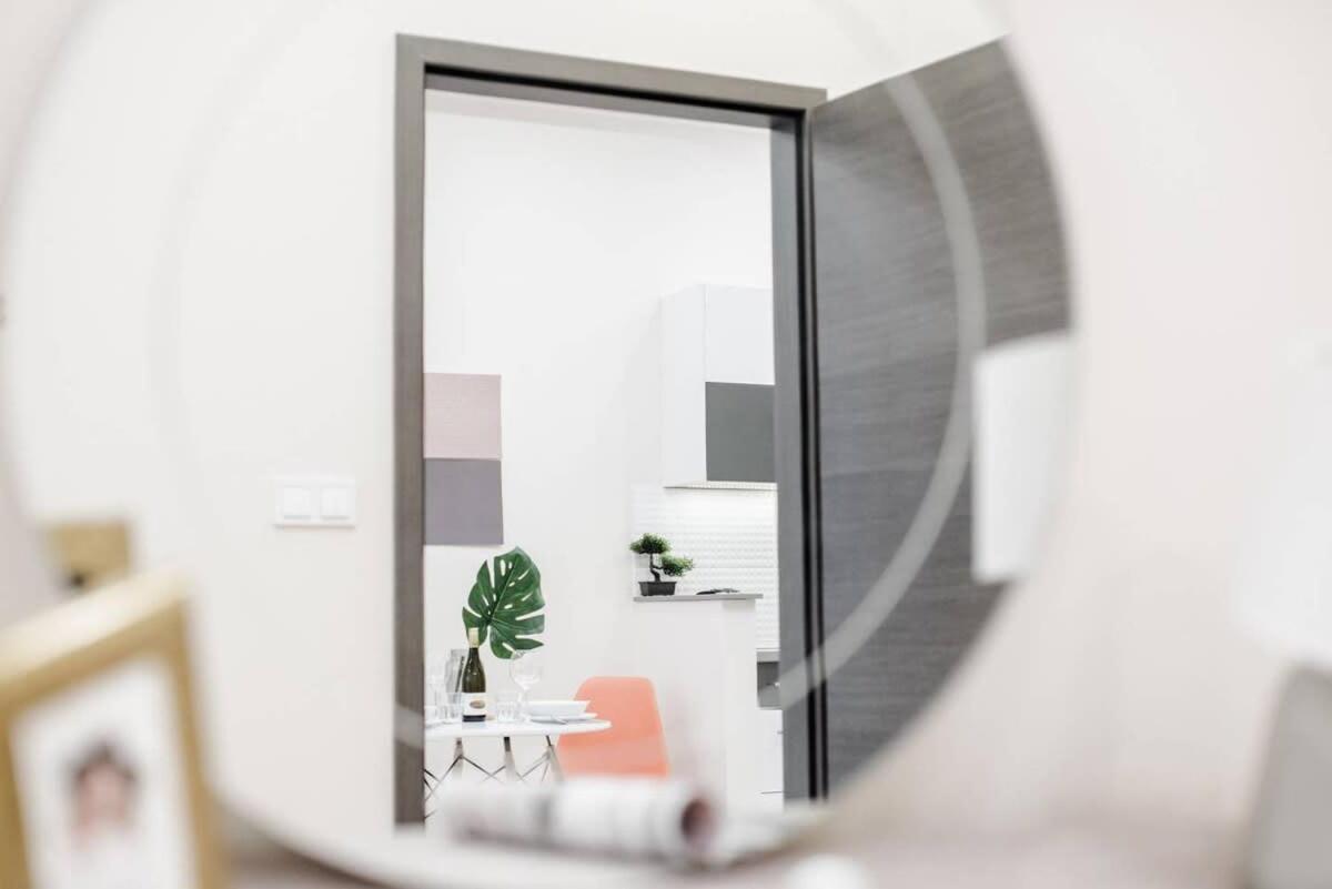 New Luxury Apartment In The Center With A/C Budapeste Exterior foto
