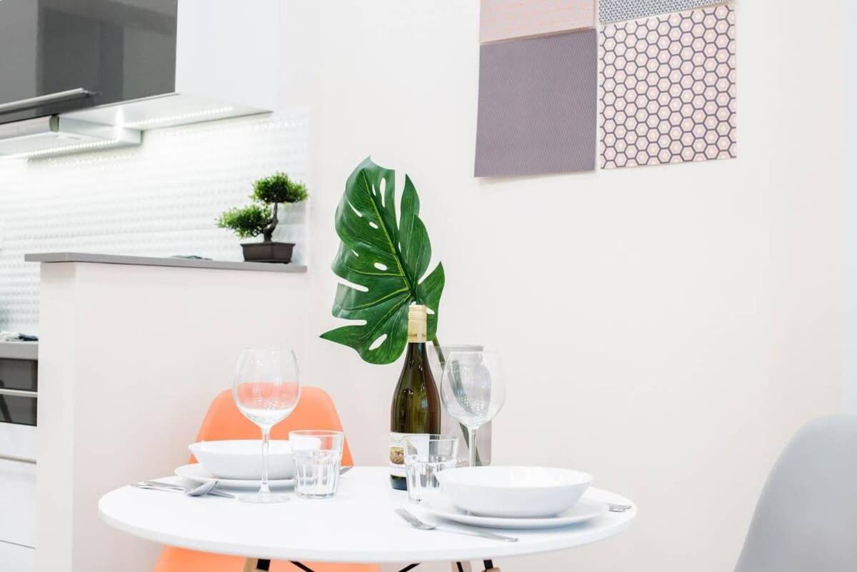 New Luxury Apartment In The Center With A/C Budapeste Exterior foto